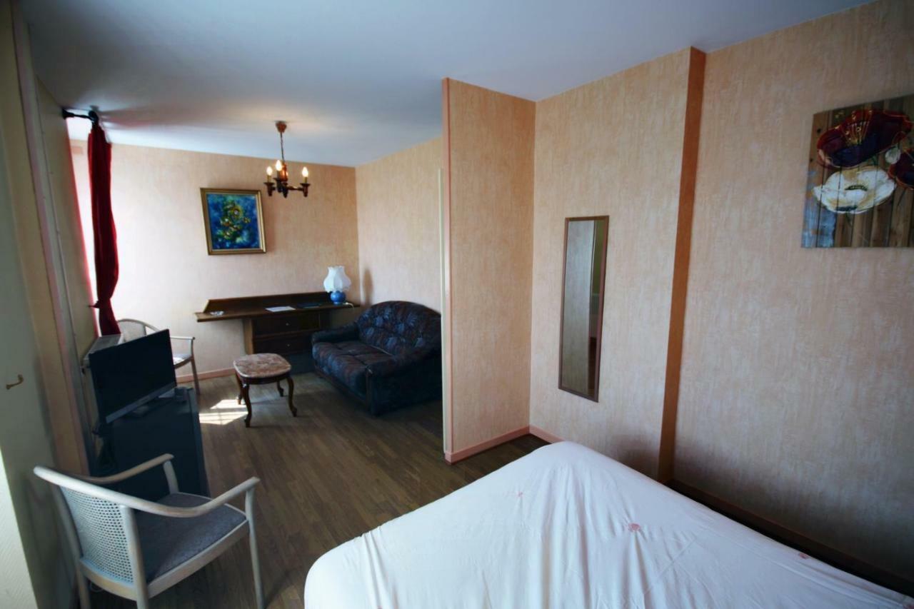 Les Messageries Otel Saint-Flour  Oda fotoğraf