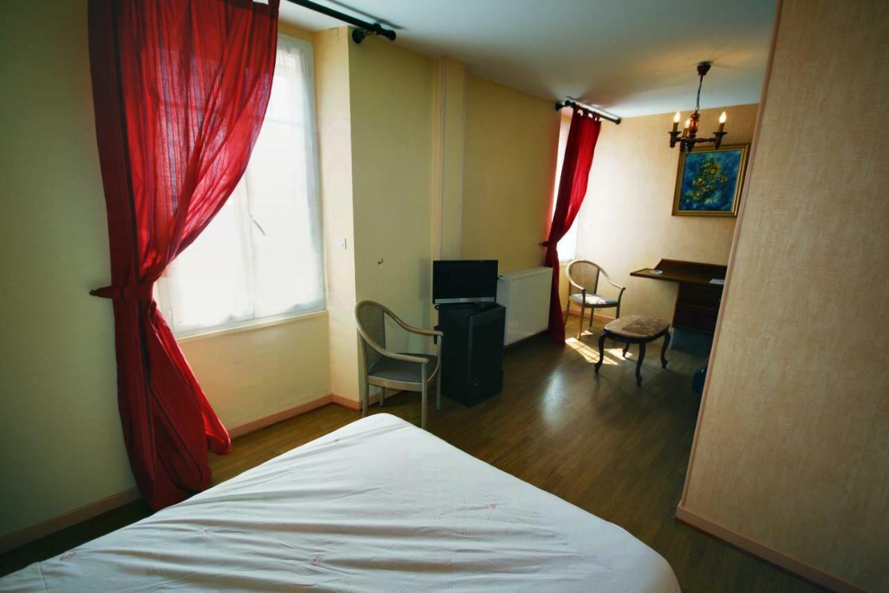 Les Messageries Otel Saint-Flour  Oda fotoğraf